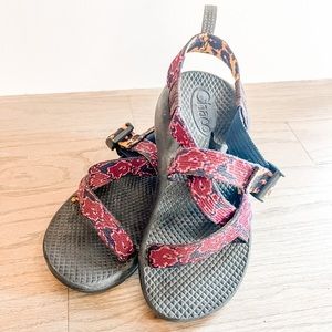 Children’s Chaco sandals big kid size 2 like new!